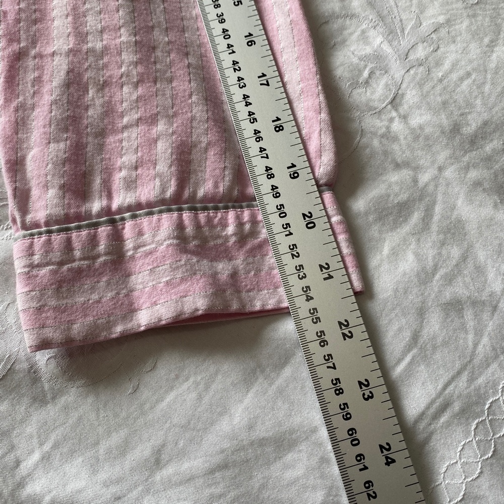 Victoria's Secret Women's Long Sleeve Pink Button Up Sleep Shirt Size‎ Medium - Picture 9 of 11